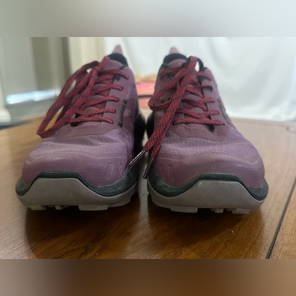 Salomon OUTpulse Women’s 8 Trail Running Hiking Shoes Plum Black Red - Picture 5 of 7
